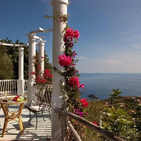 Sant'agata Sui Due Golfi Sleeps 20 Air Con Villa