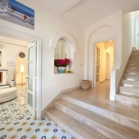 Sant'agata Sui Due Golfi Sleeps 20 Air Con Villa *