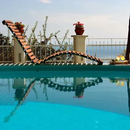 Villa Sant'agata Sui Due Golfi Sleeps 20 Air Con Massa Lubrense
