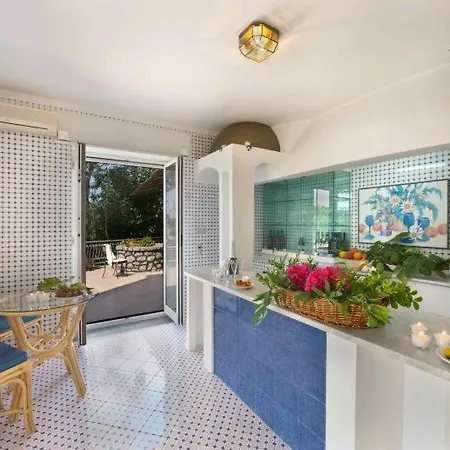 Sant'agata Sui Due Golfi Sleeps 20 Air Con